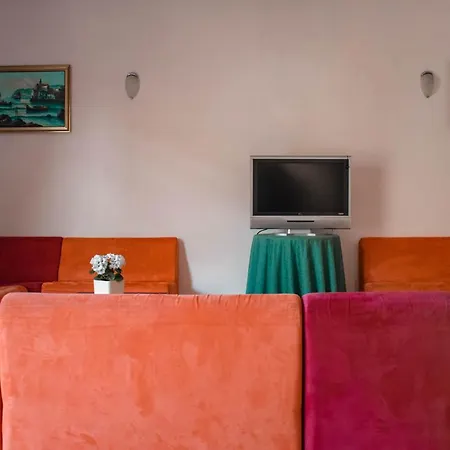 Lalla Hotel