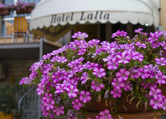 호텔 Lalla