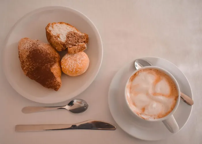 ホテル Lalla チェルヴィア